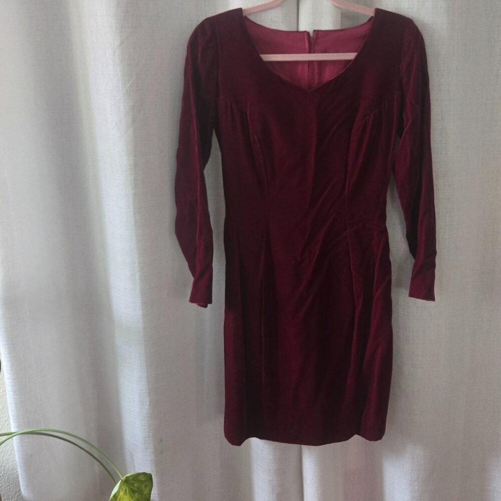🍷 Vintage Custom Burgundy Velvet Dress – Long Sleeve, Fitted, Size 4